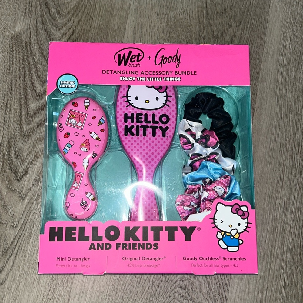 Hello Kitty Wet Brush + Goodie Bundle